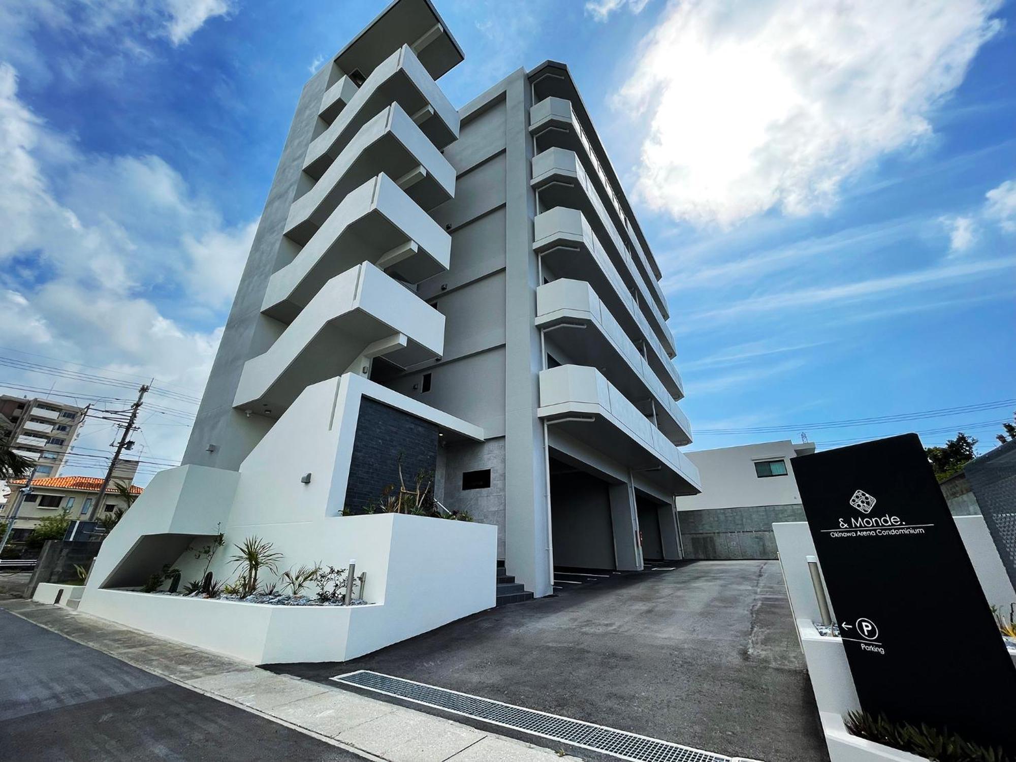 ＆Monde. Okinawa Arena Condominium Exterior photo